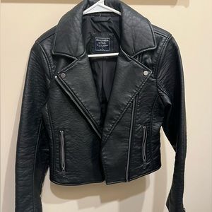 Like new Abercrombie leather jacket size small